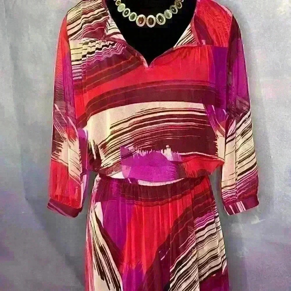 London Times Keyhole neck dress - Picture 2 of 13